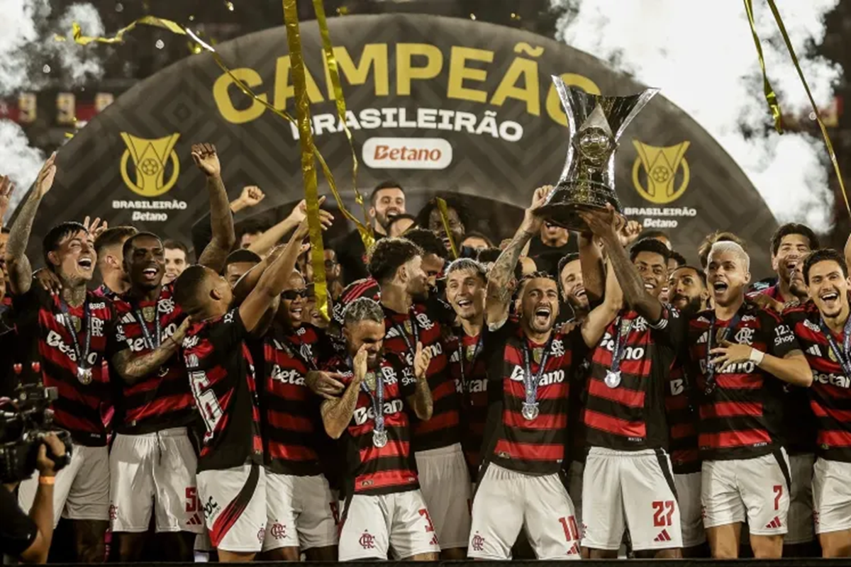 Flamengo confirma título brasileiro com vitória simples sobre Ceará no Maracanã - 