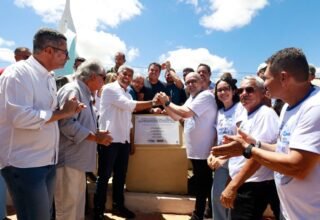 Jerônimo Rodrigues entrega sistema de água e reforça saúde em Presidente Jânio Quadros - 