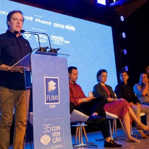 Trindade ressalta parceria do governo com setor produtivo e Geraldo Jr destaca força do mercado imobiliário em evento da Ademi