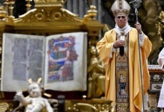 Papa Leão XIV celebra primeira Missa do Galo e faz apelo por dignidade e justiça social - 