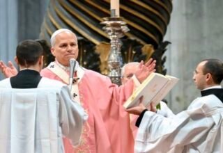 Papa Leão XIV celebra primeiro Natal de seu pontificado no Vaticano com retomada de ritos tradicionais - 