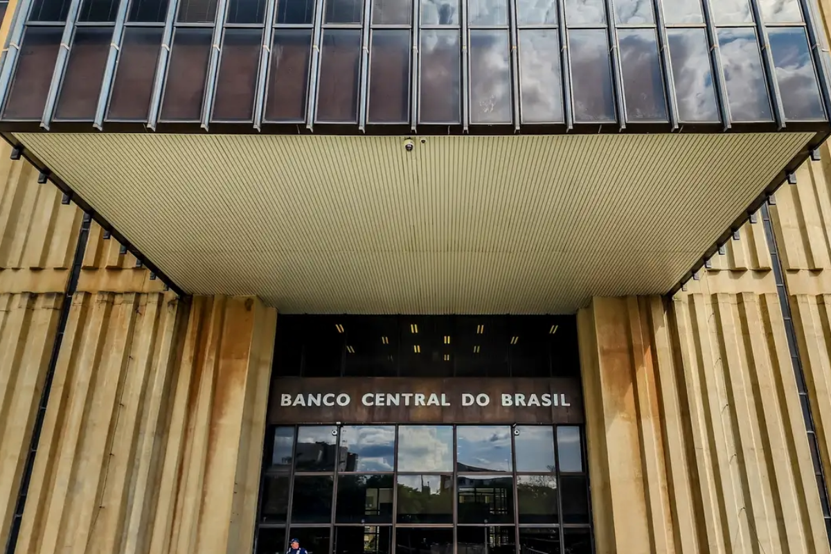BC mantém Selic em 15% e prolonga período de juros altos pela quarta vez consecutiva - 