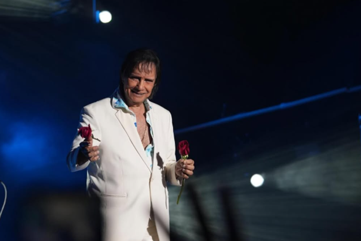 Roberto Carlos encanta público e fecha Natal com show inesquecível em Salvador - 