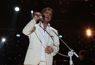 Show de Roberto Carlos em Salvador terá 50 mil lugares gratuitos e 3 mil ingressos pagos; confira setores e valores - 