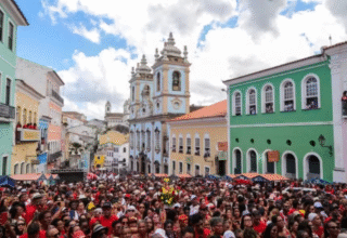 Trânsito é alterado no Centro Histórico de Salvador para Festa de Santa Bárbara - 