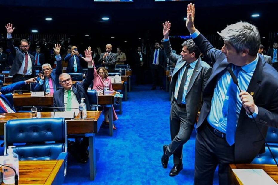 Senado aprova PL Antifacção e proposta retorna à Câmara para nova análise; senadores baianos votam a favor - 