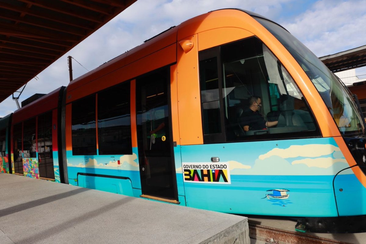 VLT de Salvador realiza primeira viagem-teste e governador projeta operação no segundo semestre de 2026 - 