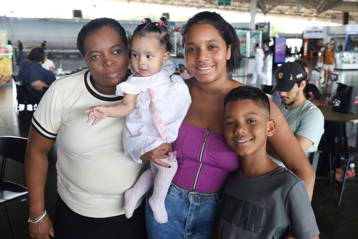 Pesquisa aponta que 61% dos brasileiros passam o Natal sempre com a família - 