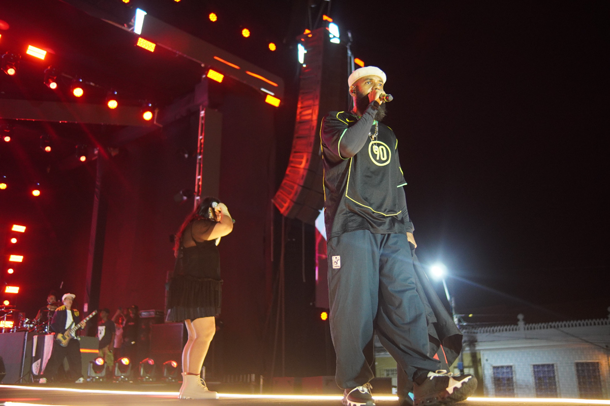 Festa da Independência de Itaparica reúne multidão com shows de BaianaSystem, Jota Quest e mais; veja atrações desta sexta - 