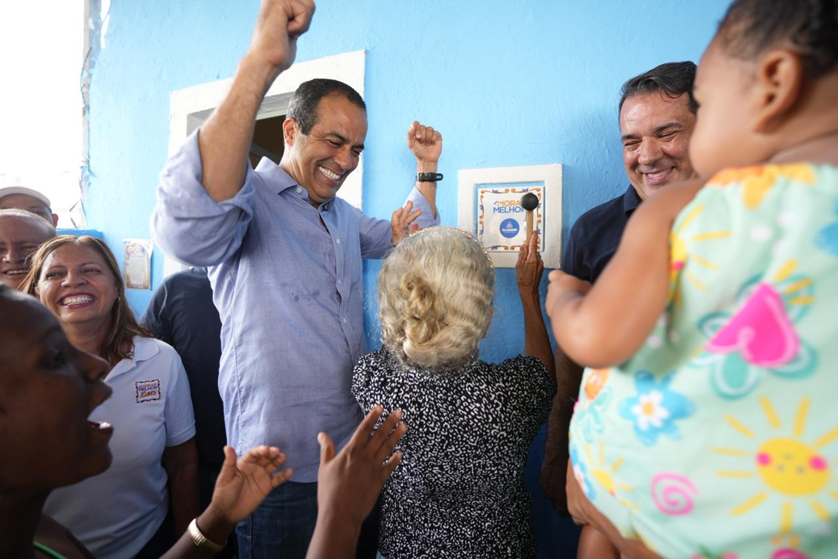 Morar Melhor entrega 102 casas reformadas em Plataforma e supera marca de 1,5 mil casas beneficiadas na região - 