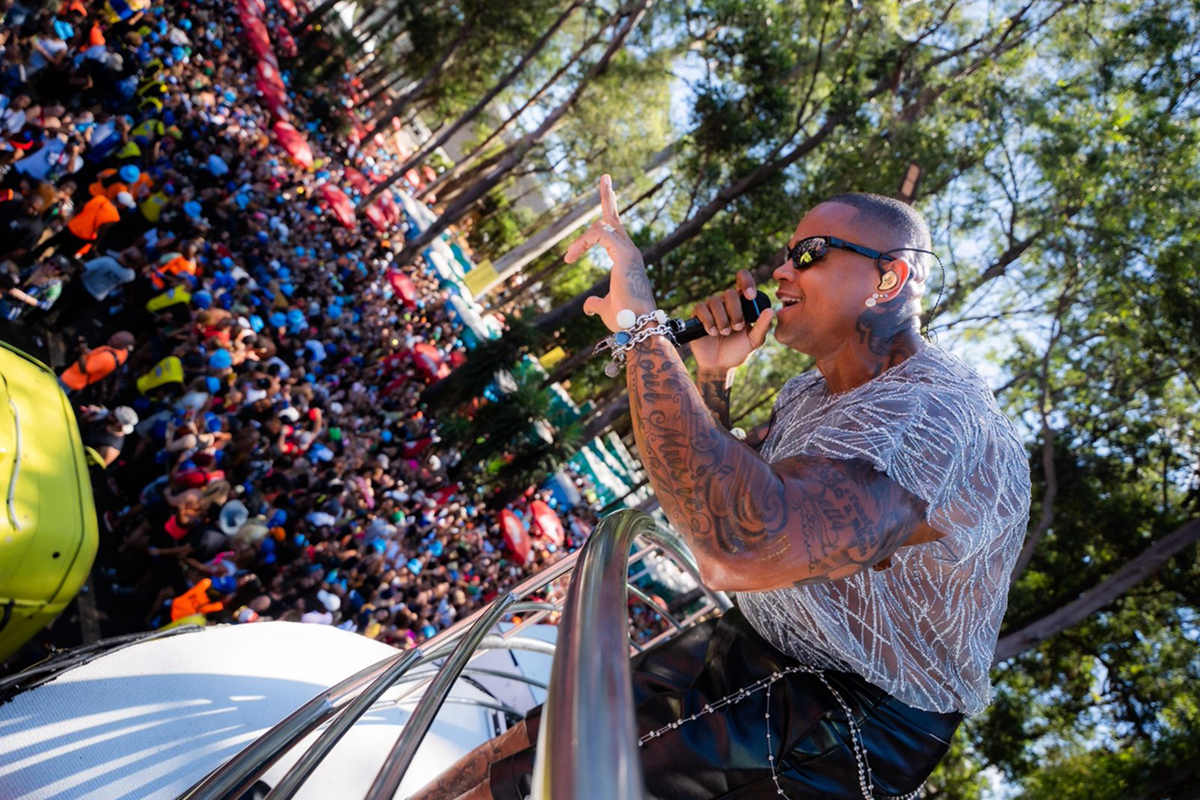 Léo Santana comanda bloco ‘Vem com o Gigante’ pelo segundo ano seguido no Carnaval de rua de São Paulo - 