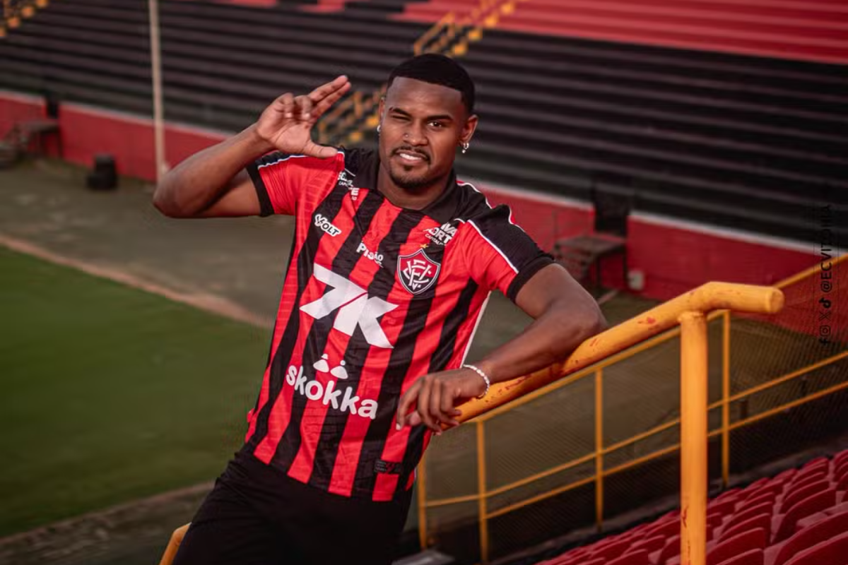 Nathan é apresentado no Vitória, projeta disputa por posição e se diz pronto para estrear - 