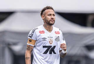 Pai de Neymar revela que atacante cogitou encerrar a carreira após lesão: ‘Por mim, já deu’ - 