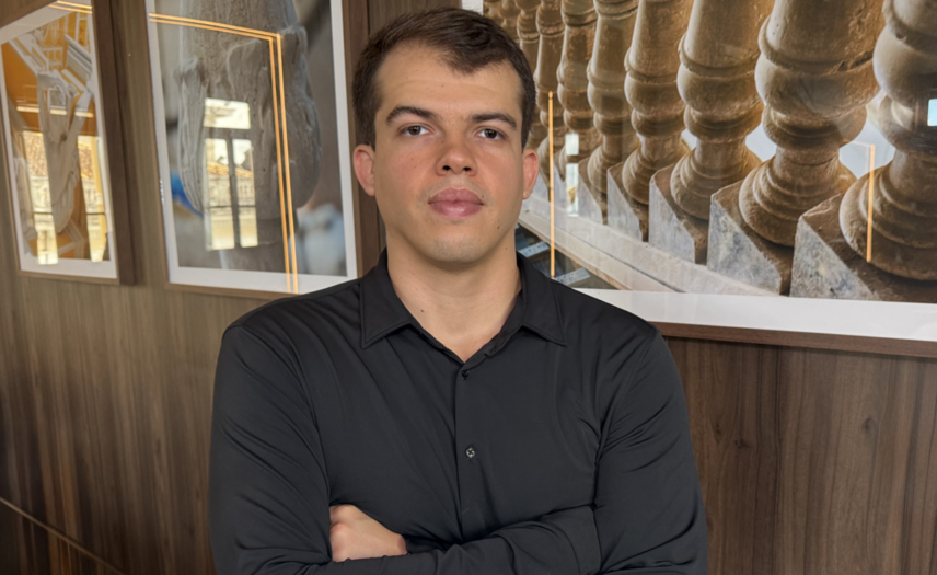 Especialista em marketing digital alerta para reajuste em anúncios da Meta e diz que eficiência será decisiva para anunciantes - 