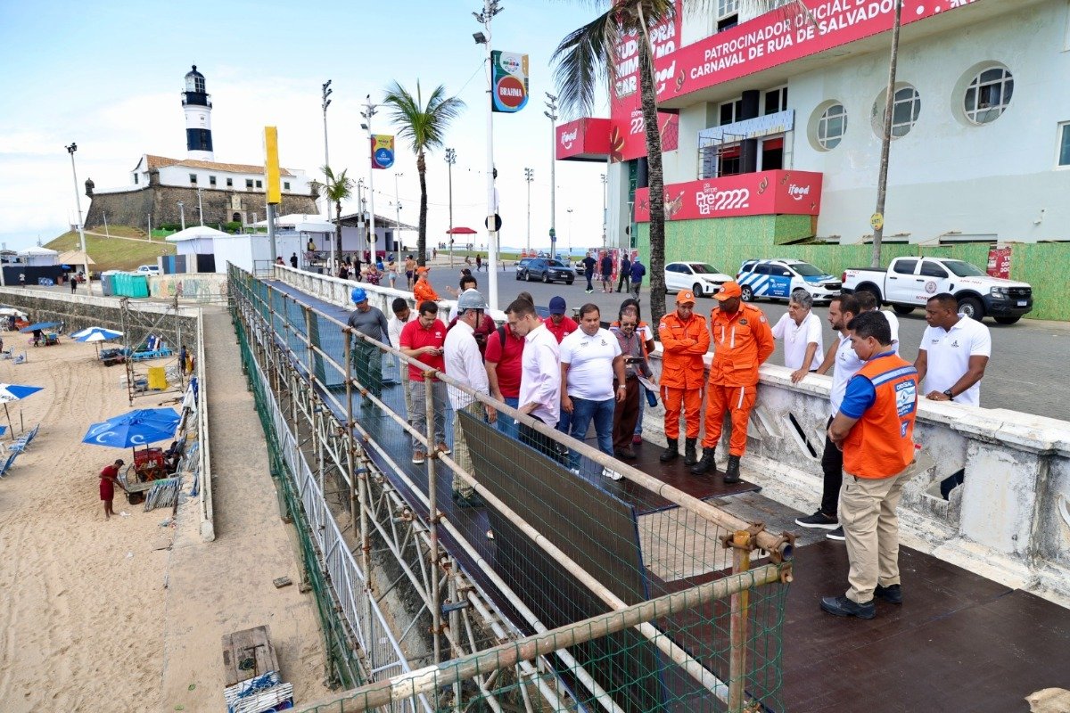 Passarela para ambulantes na Barra chega a 90% e passa por vistoria antes do pré-Carnaval - 