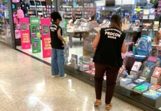 Operação Volta às Aulas 2026: Procon-BA fiscaliza listas escolares, vendas casadas e alerta pais sobre abusos - 