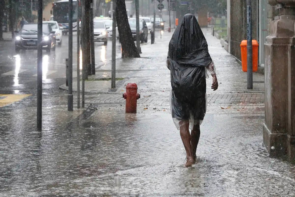 Inmet emite alerta laranja para 38 cidades baianas por risco de tempestades, ventos fortes e granizo - 