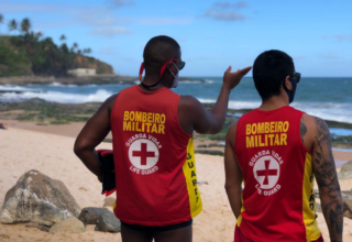 Bahia concentra 17% das mortes de turistas por afogamento no Brasil e reforça alerta no verão - 