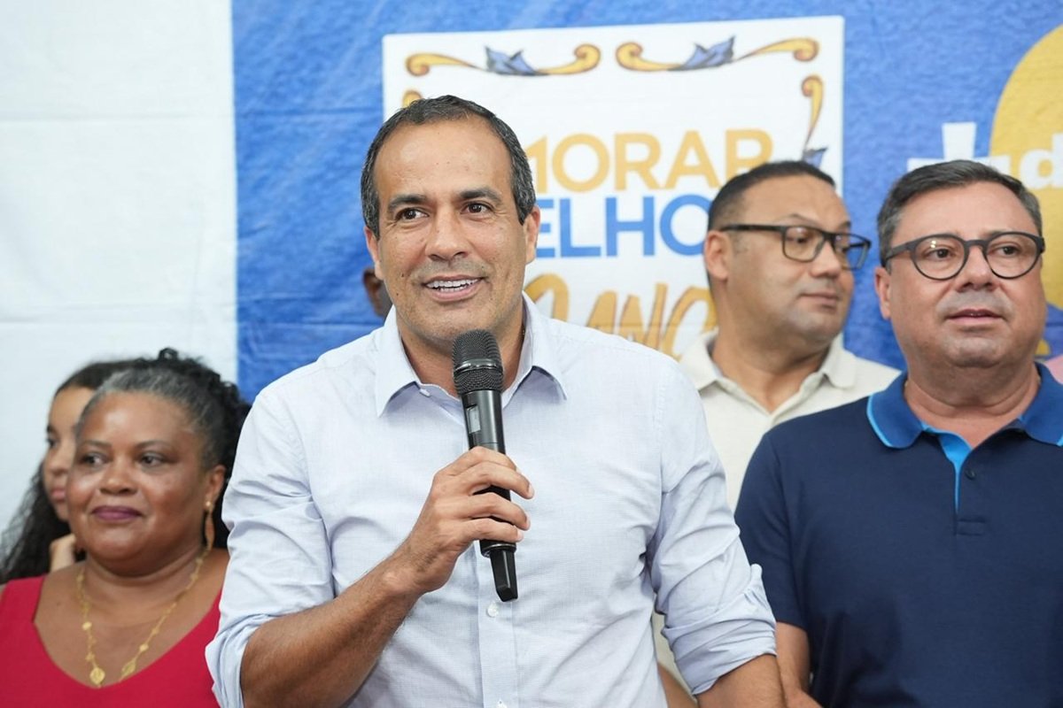 Bruno Reis entrega casas reformadas pelo Morar Melhor no São João do Cabrito - 