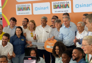 Jerônimo Rodrigues recebe chaves da nova rodoviária de Salvador e prevê início da operação no dia 20 - 