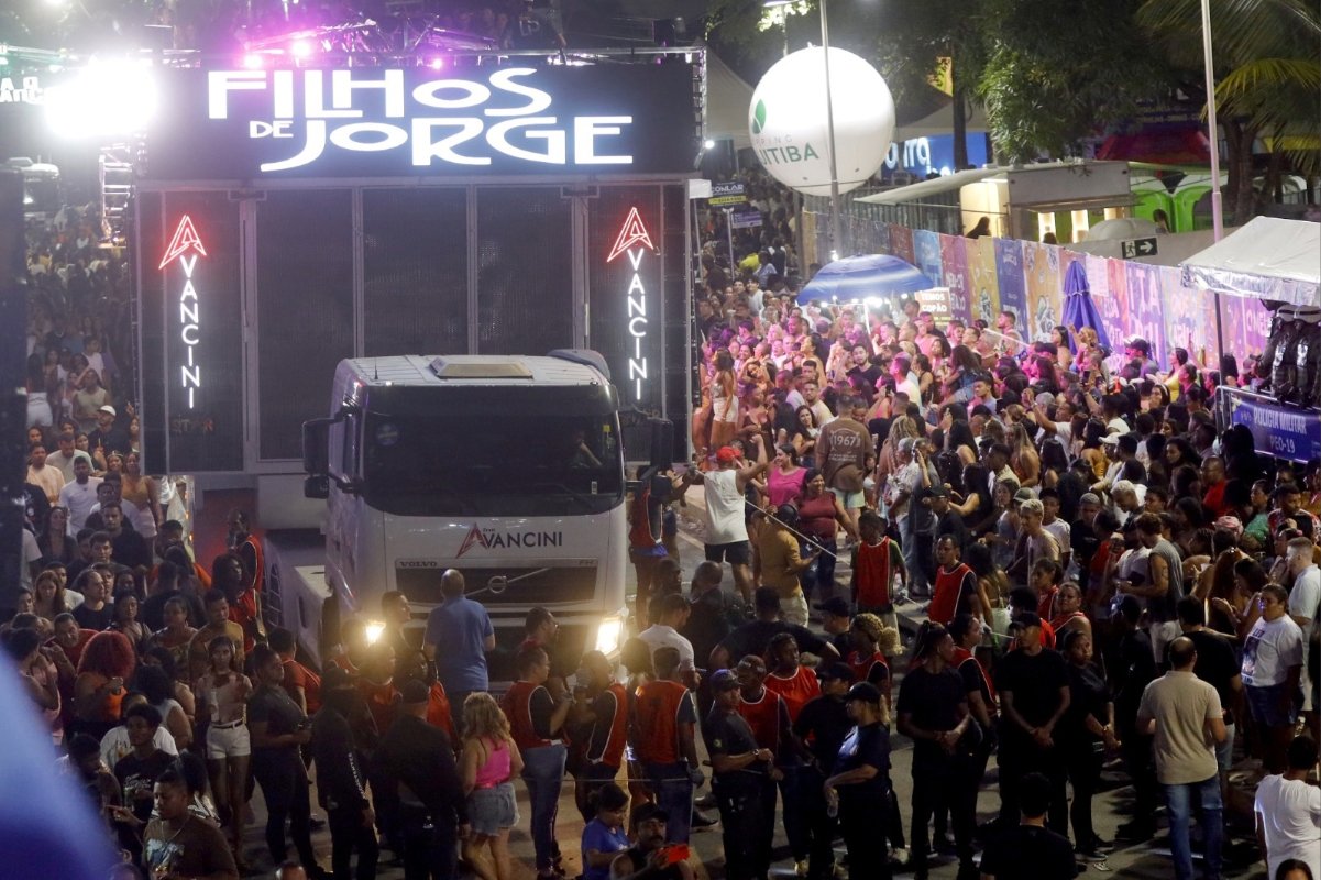 Carnaval antecipado de Itabuna retoma tradição, reúne multidão e movimenta o Sul da Bahia - 