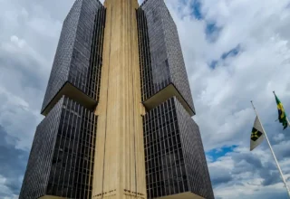 Copom mantém taxa Selic em 15% e sinaliza possível início de cortes a partir de março - 