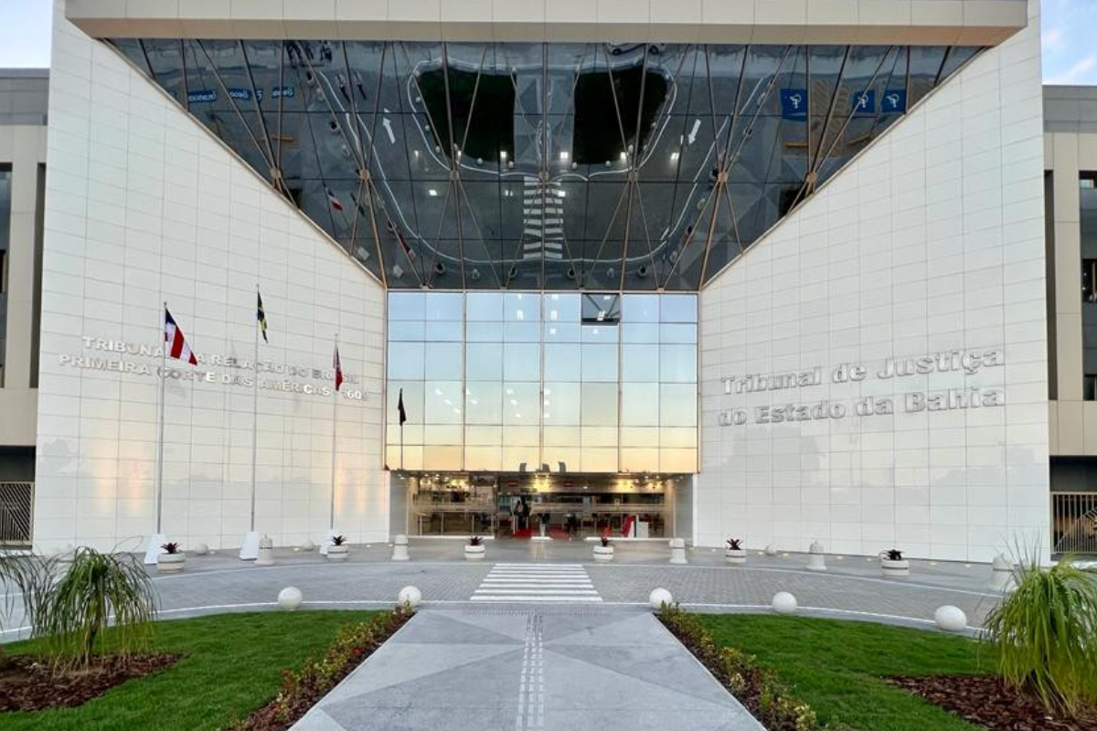 TJ-BA afasta servidores e apura uso irregular de contrato público em obra de academia privada - 