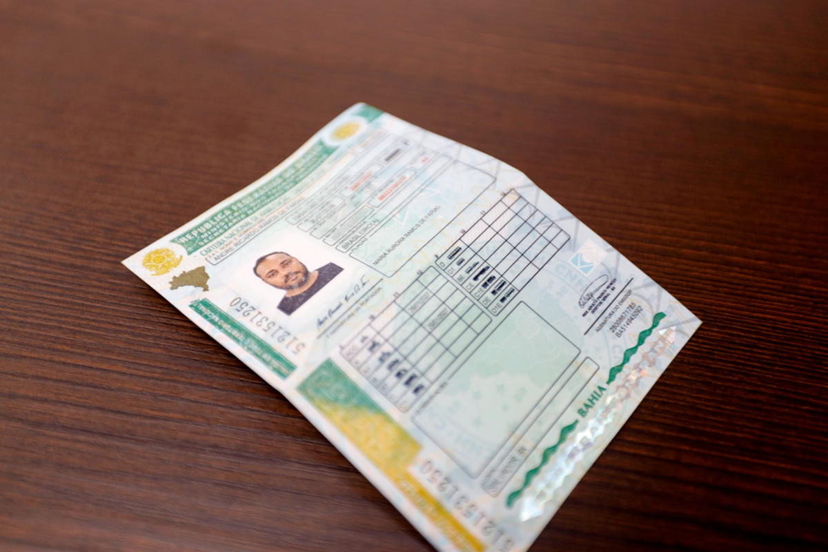 Bahia emite primeira CNH do Brasil com processo digital e custos reduzidos - 