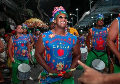 Bloco afro ‘Os Negões’ realiza três dias de cortejo e destaca legado africano durante o Carnaval de Salvador - 
