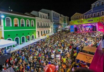 Carnaval no Largo do Pelourinho com cinco dias de shows gratuitos e mais de 20 atrações; veja programação completa - 