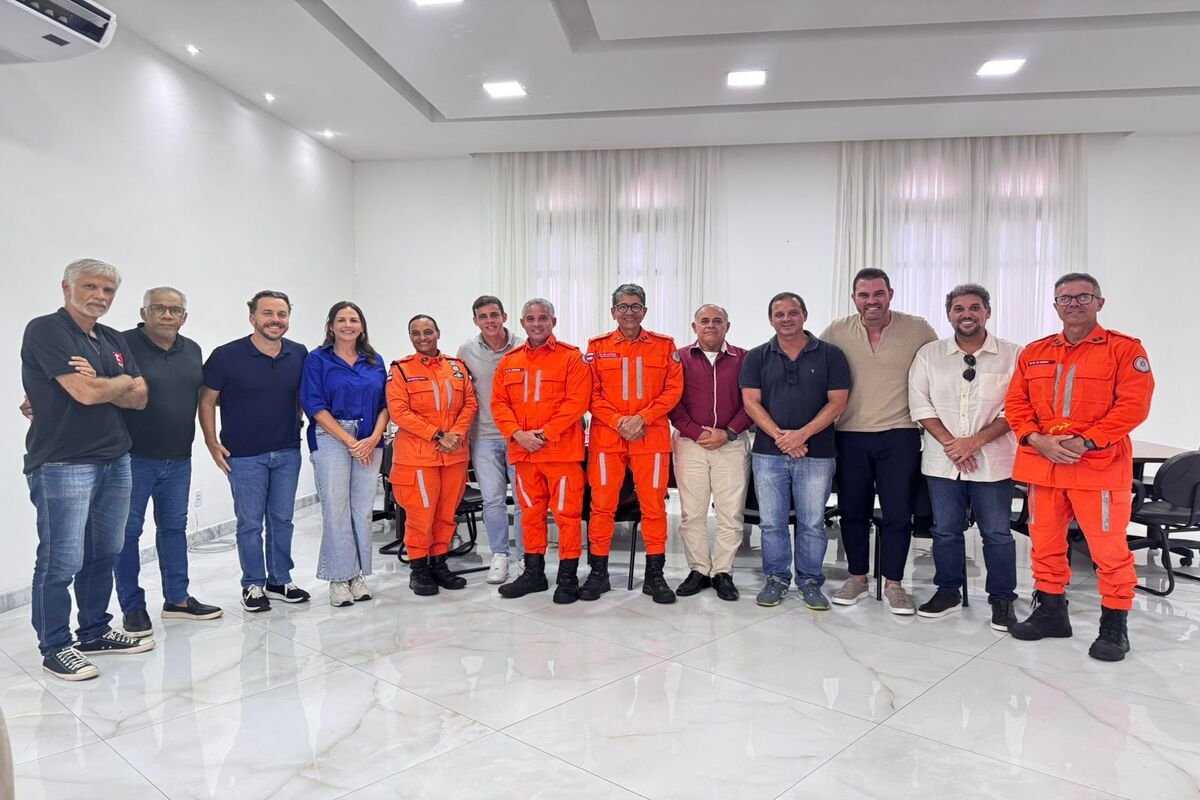 Associação de Camarotes discute prevenção de incêndios e planos de emergência com bombeiros para o Carnaval - 