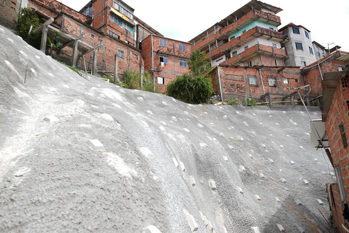 Prefeitura entrega nova contenção de encosta em São Marcos após investimento de R$ 3,2 milhões - 