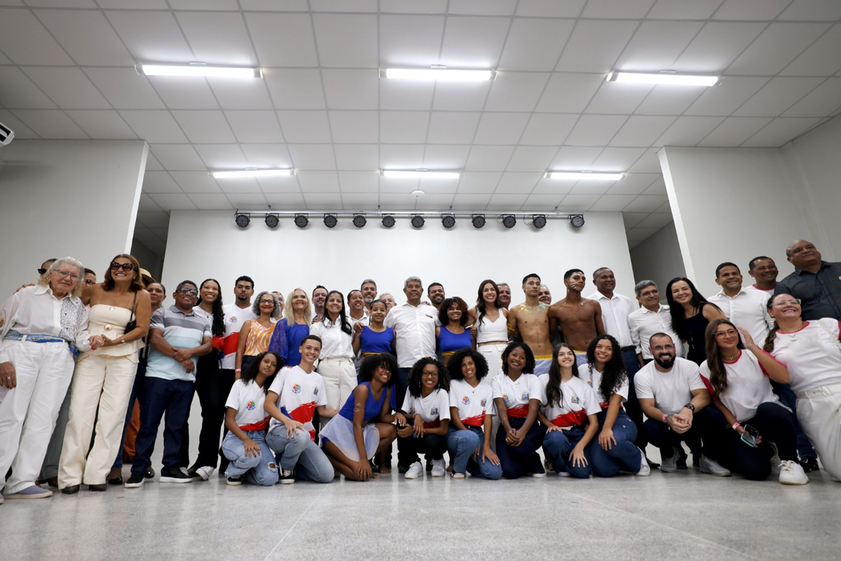 Jerônimo entrega escola de tempo integral e anuncia investimentos em saúde e infraestrutura em Nilo Peçanha - 