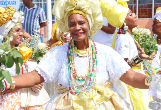 Lavagem de Itapuã completa 121 anos e leva mais de 30 atrações às ruas do bairro nesta quinta-feira - 