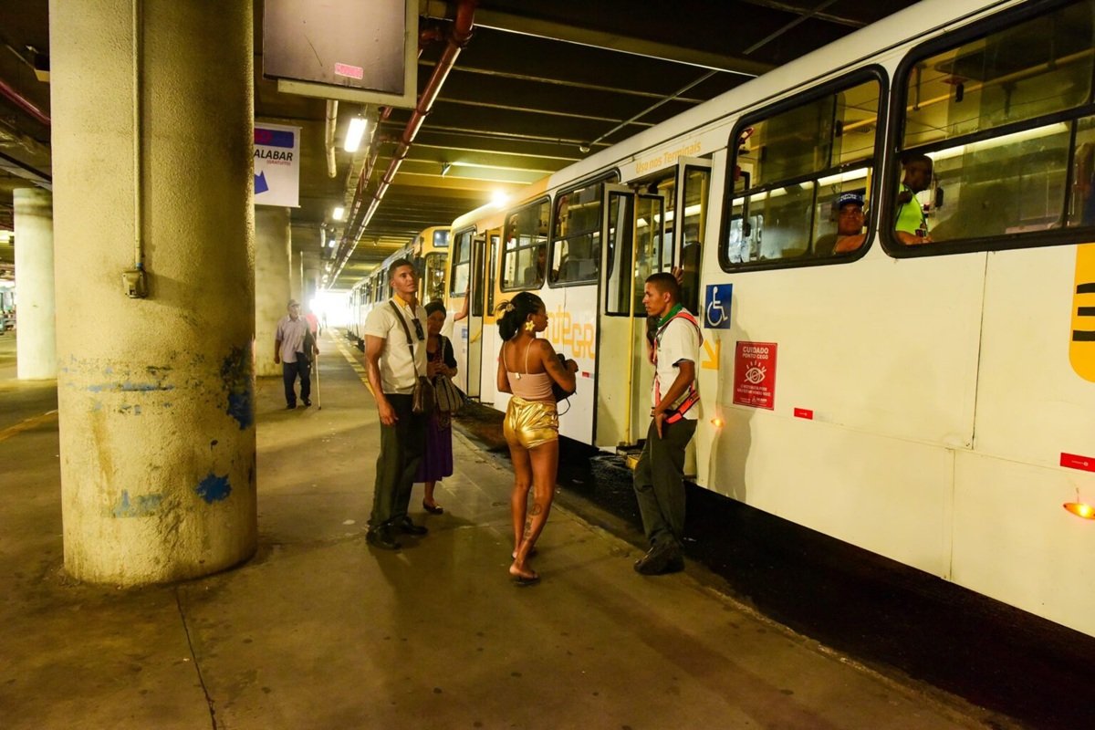 Linhas de ônibus retornam ao subsolo da Estação da Lapa a partir desta sexta-feira - 