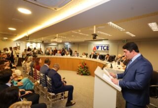 Otto Alencar Filho toma posse no TCE-BA e diz que atuará com espírito democrático e republicano - 