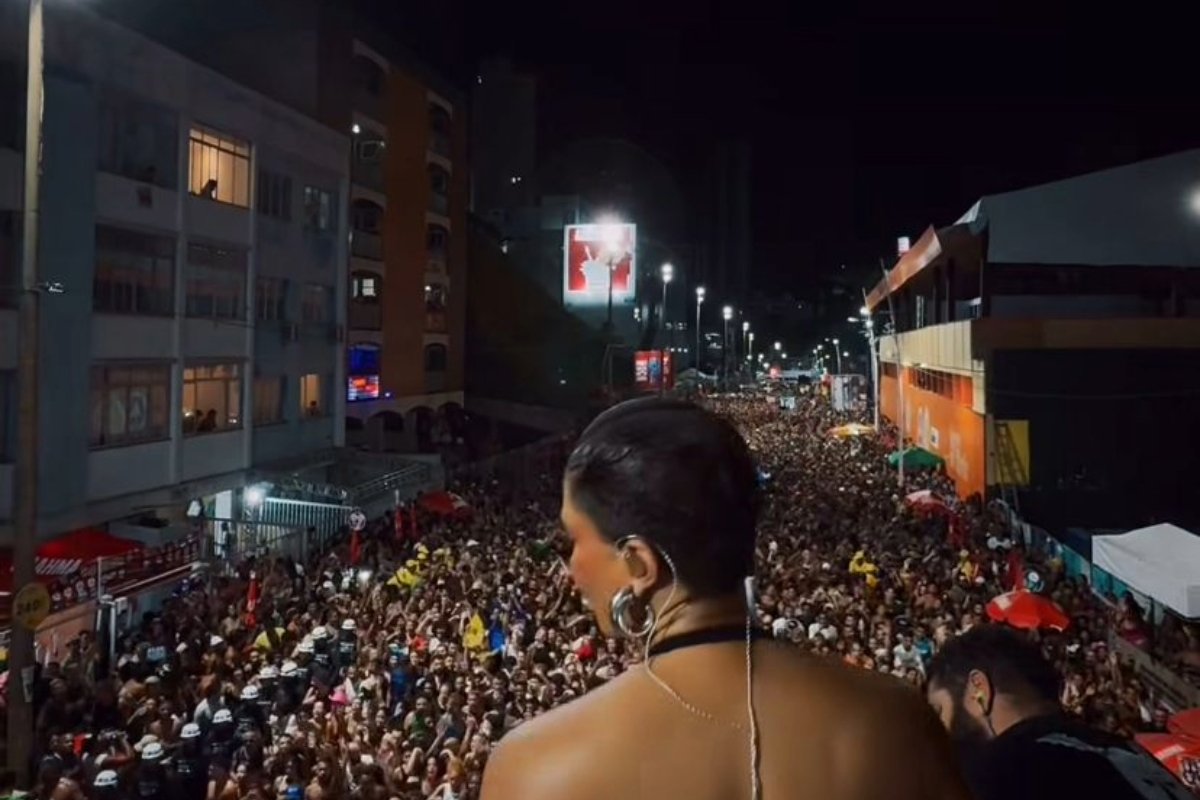 Baiana System encerra Furdunço 2026 e arrasta a maior multidão do pré-Carnaval de Salvador - 