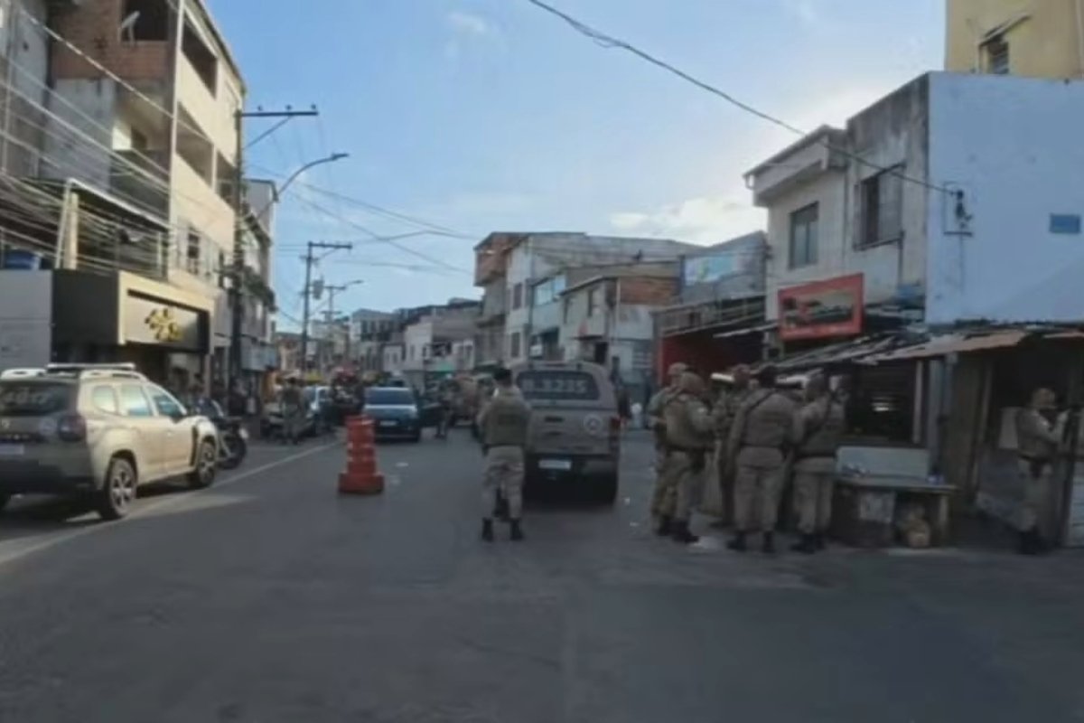 Confrontos armados em Salvador deixam mortos, policial baleado e afetam transporte público - 