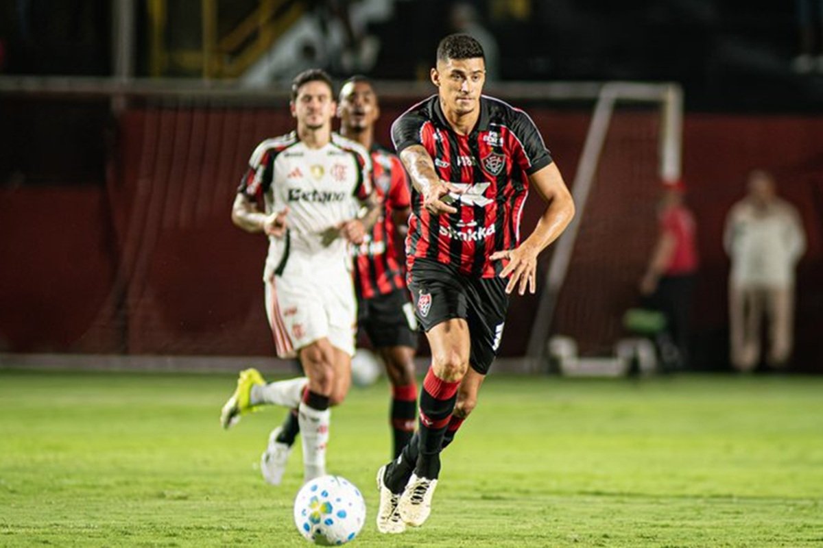 Vitória perde por 2 a 1 para o Flamengo no Barradão, perde pênalti e soma nova derrota no Brasileirão - 